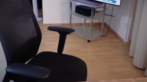 Snapshot of _trythis_ chatting on 12.06.24 _trythis_ online show from 12.06.24