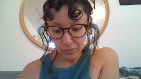 Snapshot of _tutti_frutti_ chatting on 10.14.25 _tutti_frutti_ online show from 10.14.25