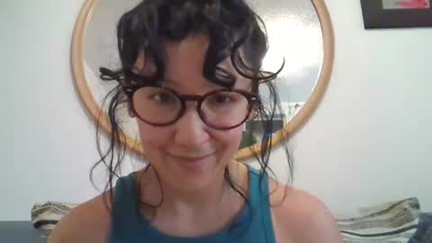 Snapshot of _tutti_frutti_ chatting on 10.16.25 _tutti_frutti_ online show from 10.16.25