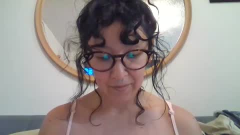 Snapshot of _tutti_frutti_ chatting on 10.17.25 _tutti_frutti_ online show from 10.17.25