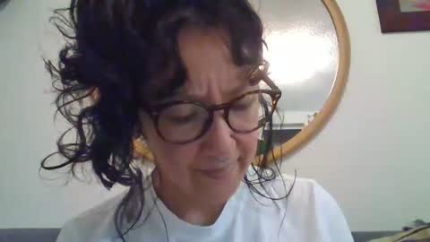 Snapshot of _tutti_frutti_ chatting on 10.21.25 _tutti_frutti_ online show from 10.21.25