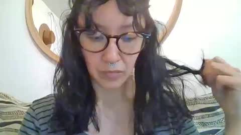 Snapshot of _tutti_frutti_ chatting on 10.30.25 _tutti_frutti_ online show from 10.30.25