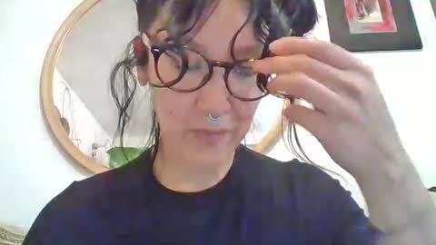 Snapshot of _tutti_frutti_ chatting on 11.14.25 _tutti_frutti_ online show from 11.14.25