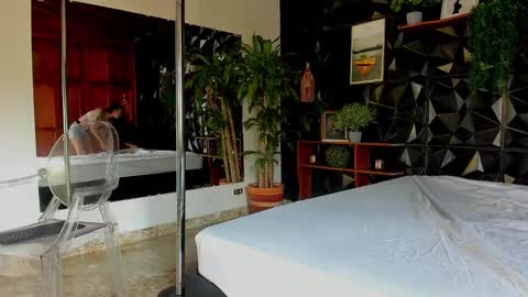 Snapshot of _valentina_69 chatting on 10.15.25 _valentina_69 online show from 10.15.25