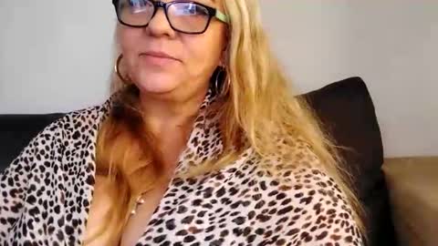 Valerie online show from 10.31.25