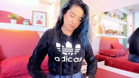 Snapshot of _valeryboobs_ chatting on 09.17.25 _valeryboobs_ online show from 09.17.25