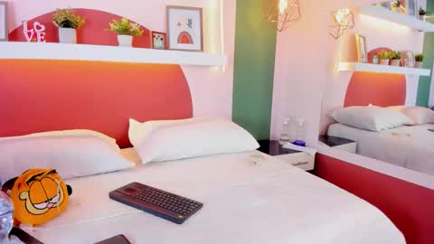 Snapshot of _valeryboobs_ chatting on 10.15.25 _valeryboobs_ online show from 10.15.25