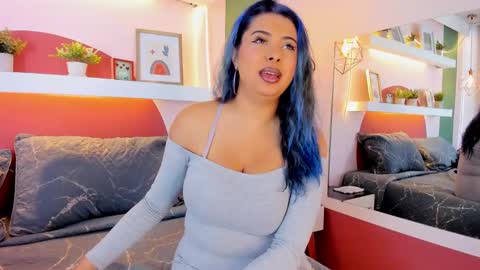 Snapshot of _valeryboobs_ chatting on 10.22.25 _valeryboobs_ online show from 10.22.25