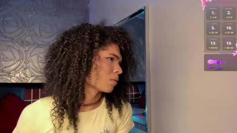 Snapshot of _vennuss_ chatting on 11.05.25 Venus online show from 11.05.25