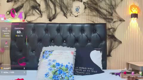 Veronica  online show from 10.31.25