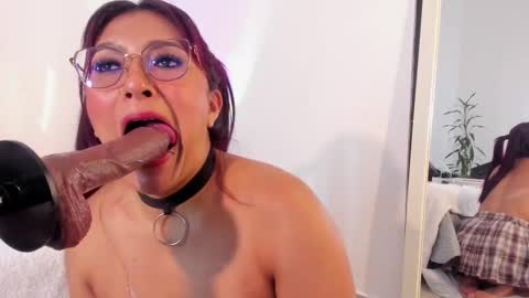 Snapshot of _veronicadeleon_ chatting on 02.13.25 Veronica online show from 02.13.25