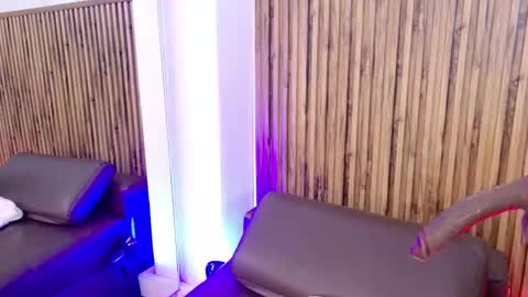 Snapshot of _veronicadeleon_ chatting on 10.08.25 Veronica online show from 10.08.25