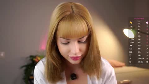 Snapshot of _vi_vi_ chatting on 11.04.25 Viola online show from 11.04.25