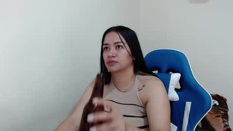 Snapshot of _vitoria1 chatting on 01.01.25 Victoria online show from 01.01.25