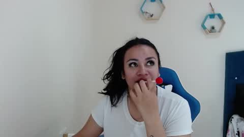 Snapshot of _vitoria1 chatting on 03.03.25 Victoria online show from 03.03.25