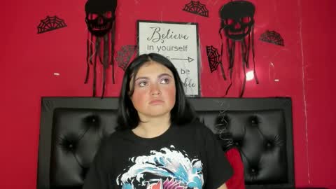 Snapshot of _wanndaa_ chatting on 10.20.25 wanda online show from 10.20.25