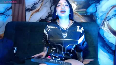 Snapshot of _weird_sativa chatting on 04.25.26 _weird_sativa online show from 04.25.26