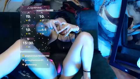 Snapshot of _weird_sativa chatting on 04.25.26 _weird_sativa online show from 04.25.26