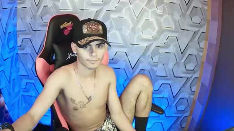 Snapshot of _white_fox_ chatting on 11.14.25 white fox online show from 11.14.25