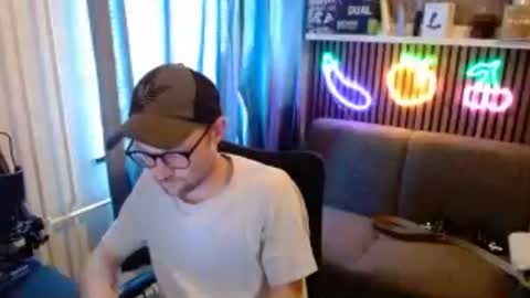 _whoisthatguy_ online show from 07.04.26
