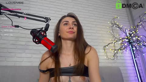 Lily online show from 02.06.25
