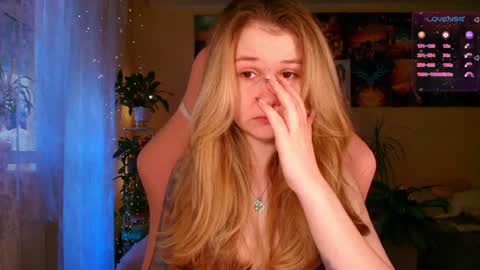 Snapshot of _witch__ chatting on 10.16.25 Enni online show from 10.16.25