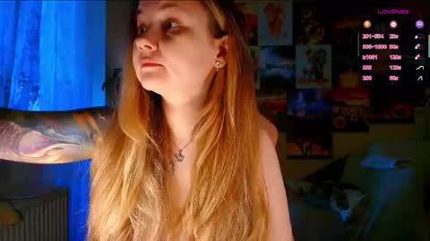 Snapshot of _witch__ chatting on 04.29.26 Enni online show from 04.29.26