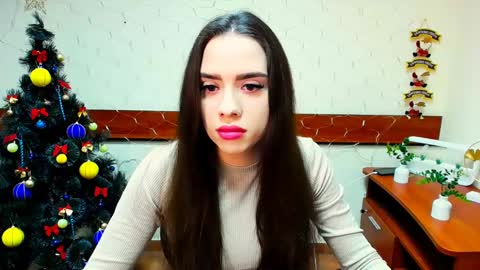 Snapshot of _your_fantasy_girl chatting on 01.22.25 Alisa online show from 01.22.25