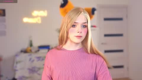 LITTLE FOX online show from 10.12.25