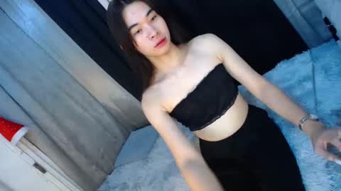 Snapshot of _yoursexwife_ chatting on 12.28.24 sheng online show from 12.28.24