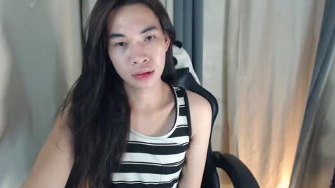 Snapshot of _yoursexwife_ chatting on 01.28.25 sheng online show from 01.28.25