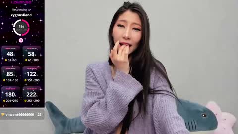 Mia online show from 12.04.25