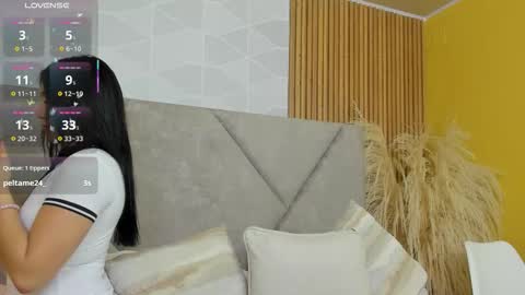 Daniela Brown online show from 09.11.25