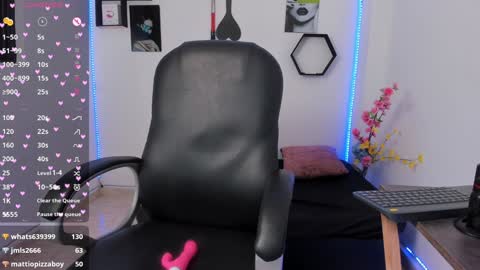 Snapshot of _zoewright chatting on 12.19.24 Zoe online show from 12.19.24