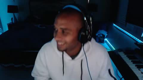 Snapshot of a4orce chatting on 10.29.25 a4orce online show from 10.29.25