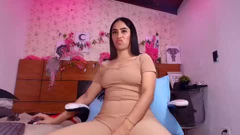 Aisha online show from 09.09.25
