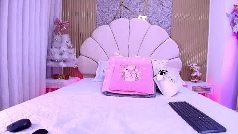 Aisha online show from 11.21.25