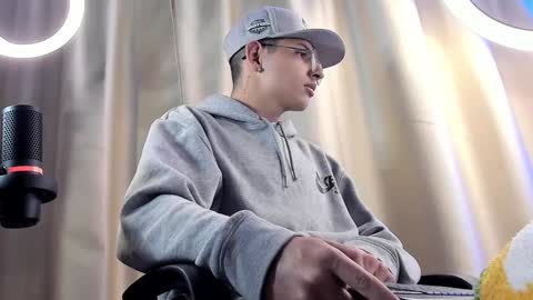 alejo online show from 02.05.25