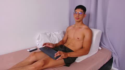 Axel online show from 10.15.25