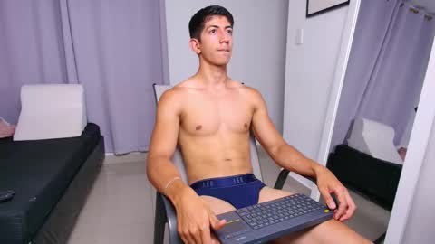 Axel online show from 10.30.25