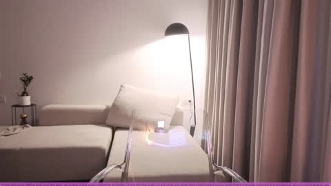 Snapshot of aalliyahh chatting on 10.04.25 Fren online show from 10.04.25