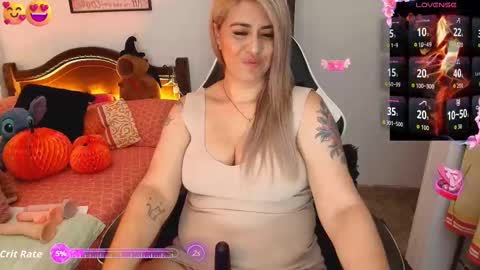Snapshot of aamanda_queen chatting on 10.17.25 aamanda online show from 10.17.25