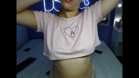 Snapshot of aangel996 chatting on 04.30.26 Laura y Angel online show from 04.30.26