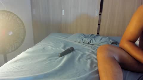 Snapshot of aaron_and_ann chatting on 02.22.25 Aaron y Ann online show from 02.22.25