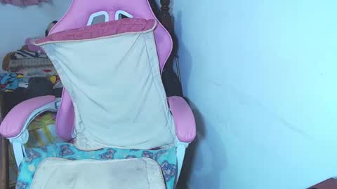 Snapshot of aaron_and_ann chatting on 10.18.25 Aaron y Ann online show from 10.18.25