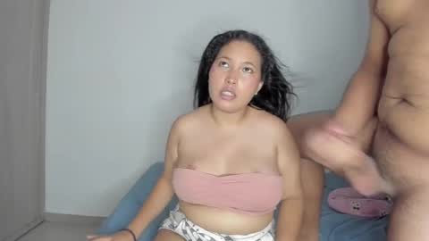 Snapshot of aaron_and_ann chatting on 11.04.25 Aaron y Ann online show from 11.04.25