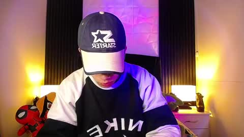 Aaron online show from 01.04.25