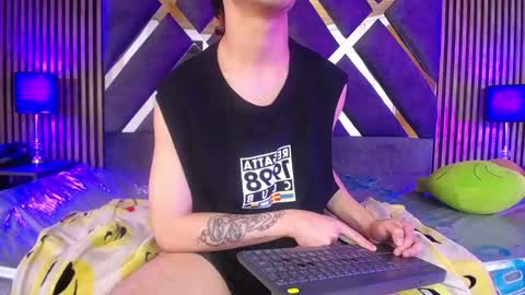 Aaron online show from 03.04.25