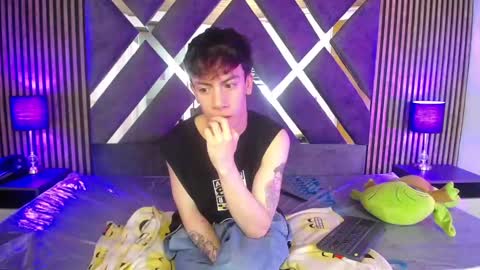 Aaron online show from 03.04.25