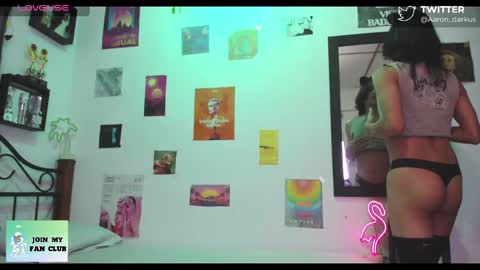 Snapshot of aaron_darkus chatting on 09.28.25 Aaron online show from 09.28.25